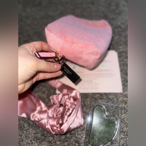 Victoria's Secret Self-Care Kit with Terry Logo Bag Jade Guasha Headband NWT 🤩 - Picture 11 of 12